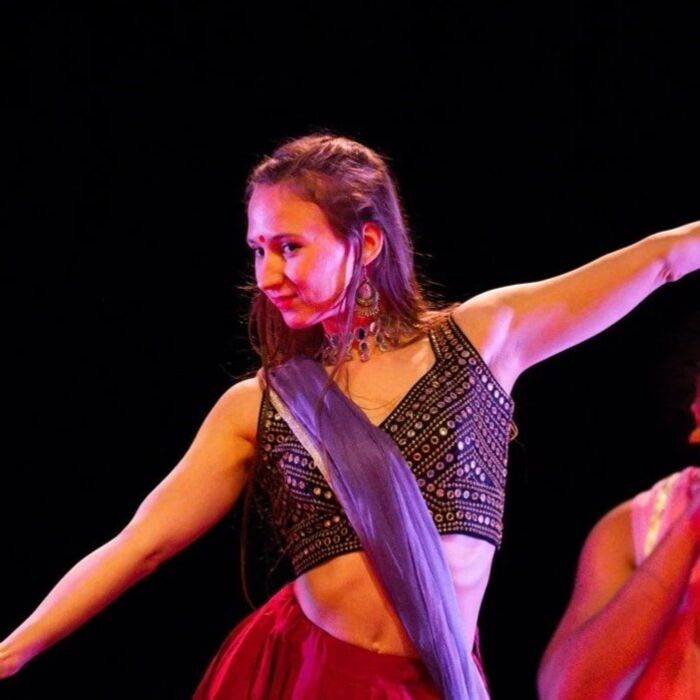 Haike Bourgeois dancing.
